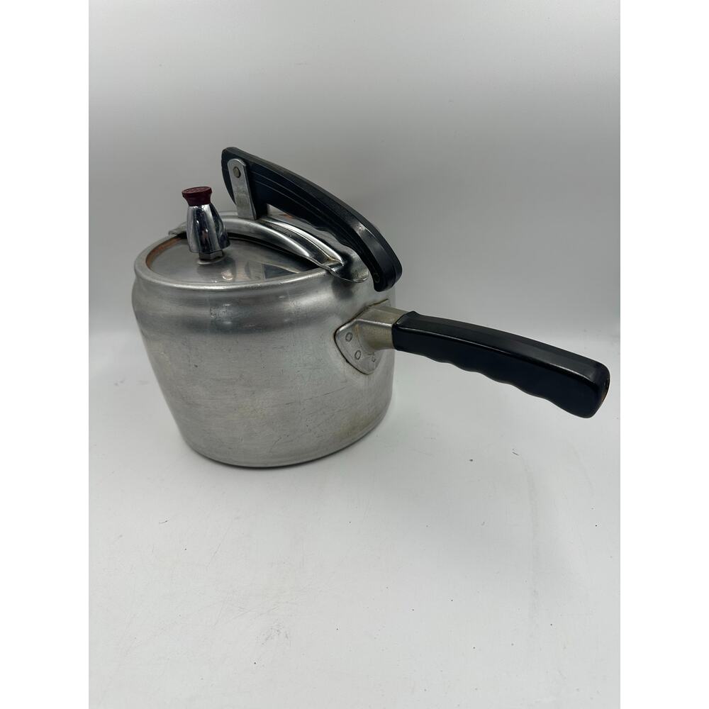 Vintage Wear Ever Aluminum Pressure Cooker Model 3637